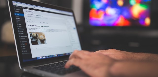 Creative writing takes many forms, including blogging. Image via Pixabay.