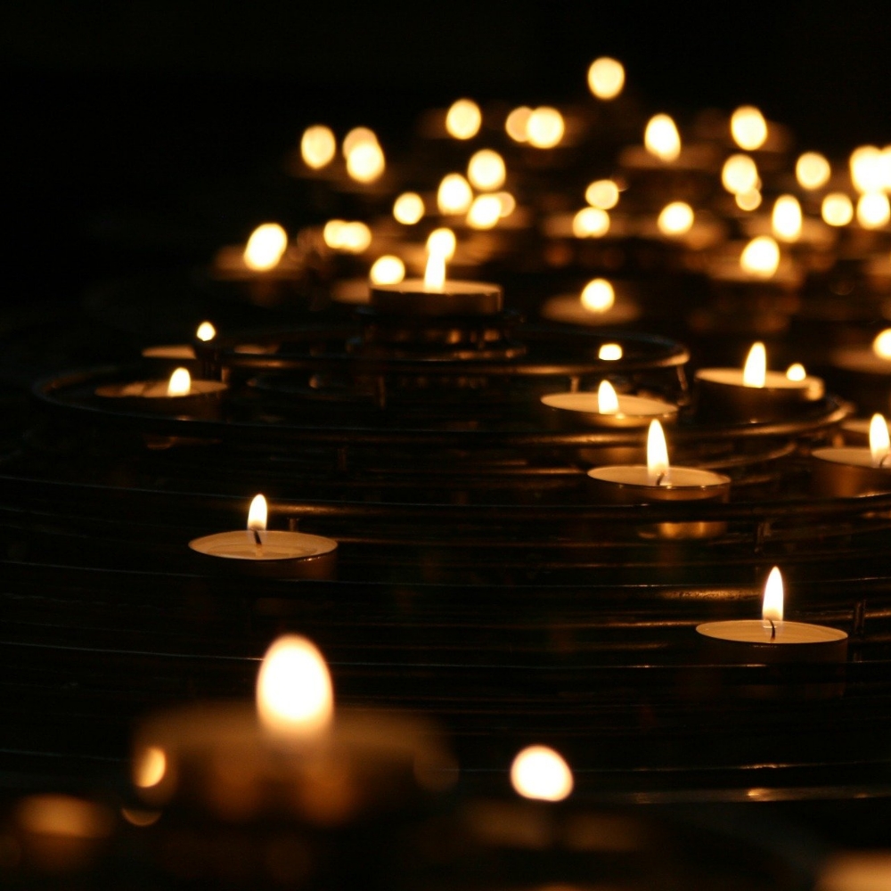 Candlelight - Book Brush